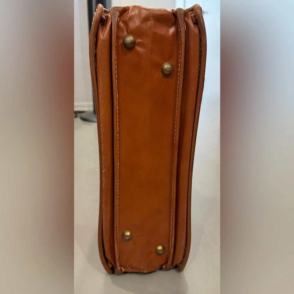Classic Tan Leather Men's Bag
